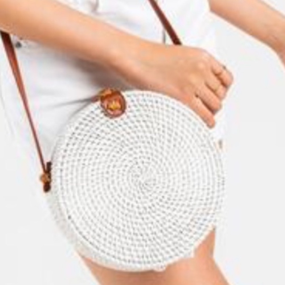 White Round Woven Wicker Crossbody Bag - Picture 2 of 7